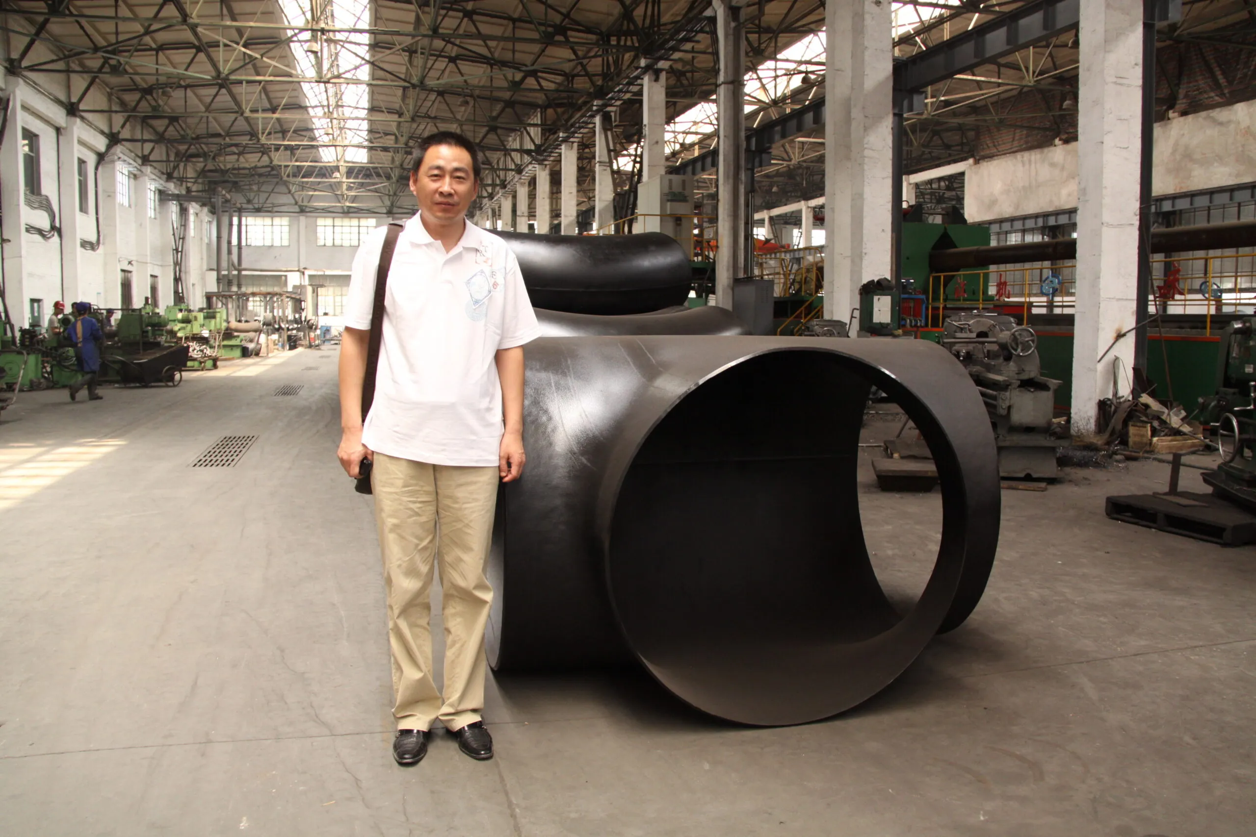 Our employees took photo with the big fitting of customers